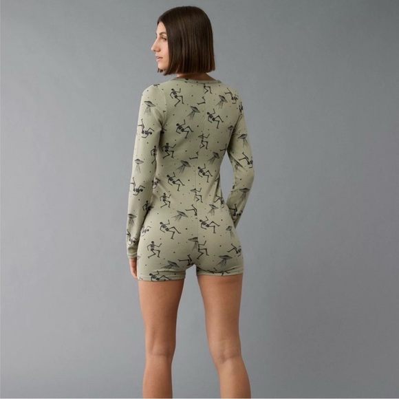 American Eagle Skeleton Plush Ribbed PJ Romper - Picture 2 of 4